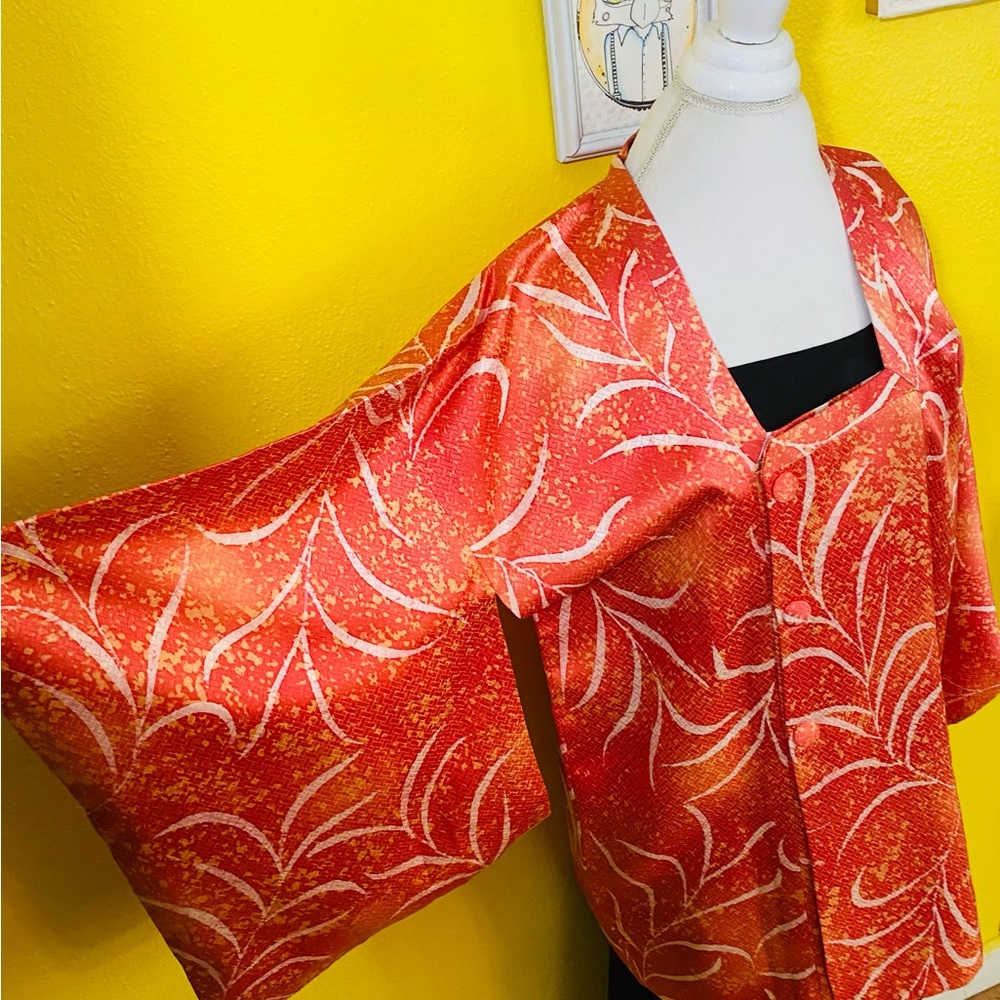 Vintage Handmade 1960’s coral silk kimono. Fully lined in contrasting silk.